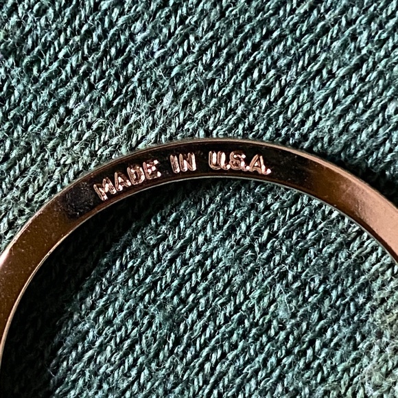 Colibri Gold Electroplated Keychain - Picture 5 of 16